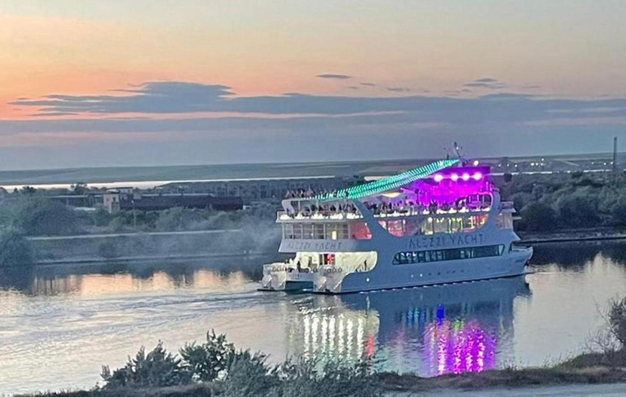 Alezzi Yacht Apartments With Sea View Near The Beach Неводарі Екстер'єр фото